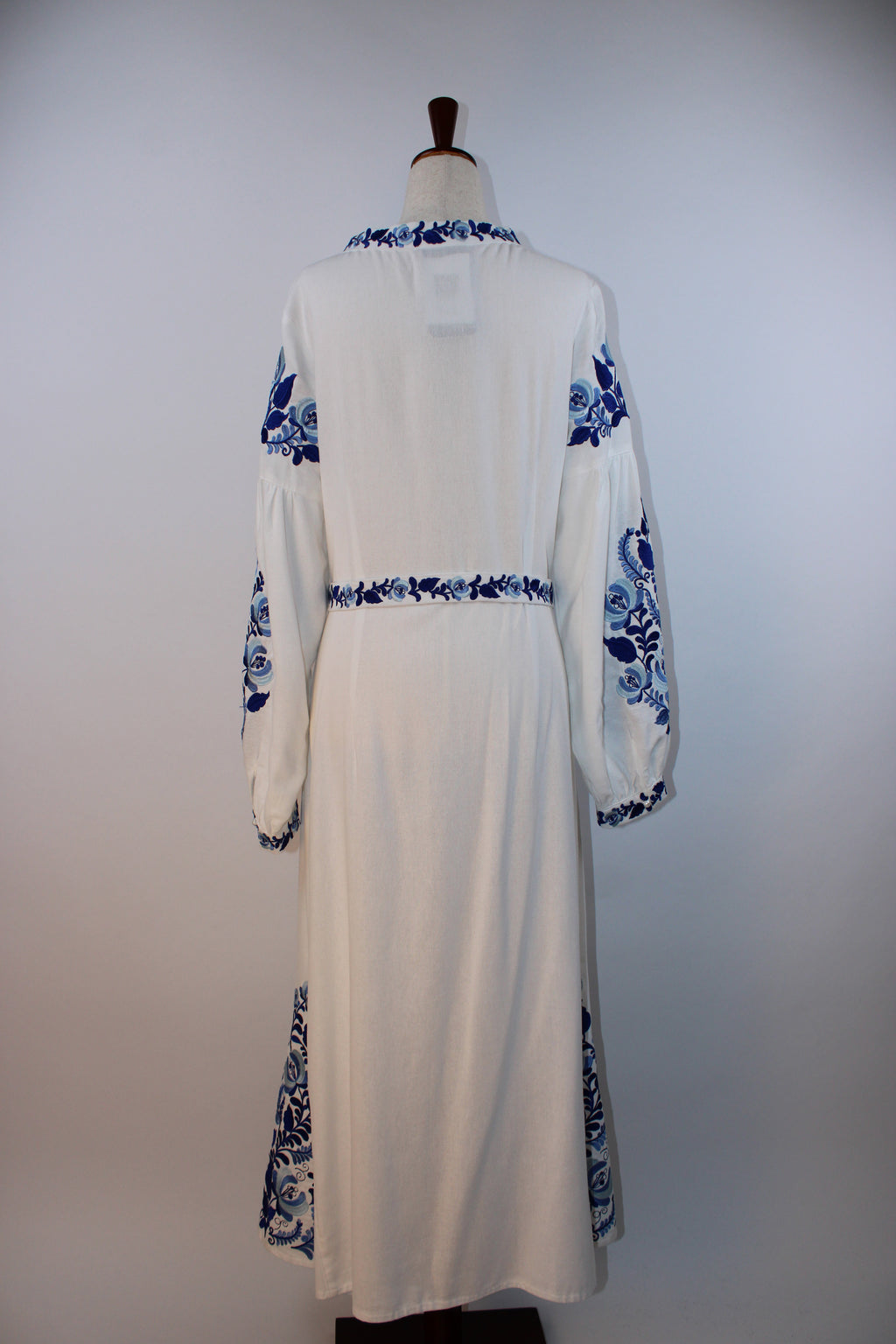 Motyv Ukrainian Vyshyvanka Embroidered Dress