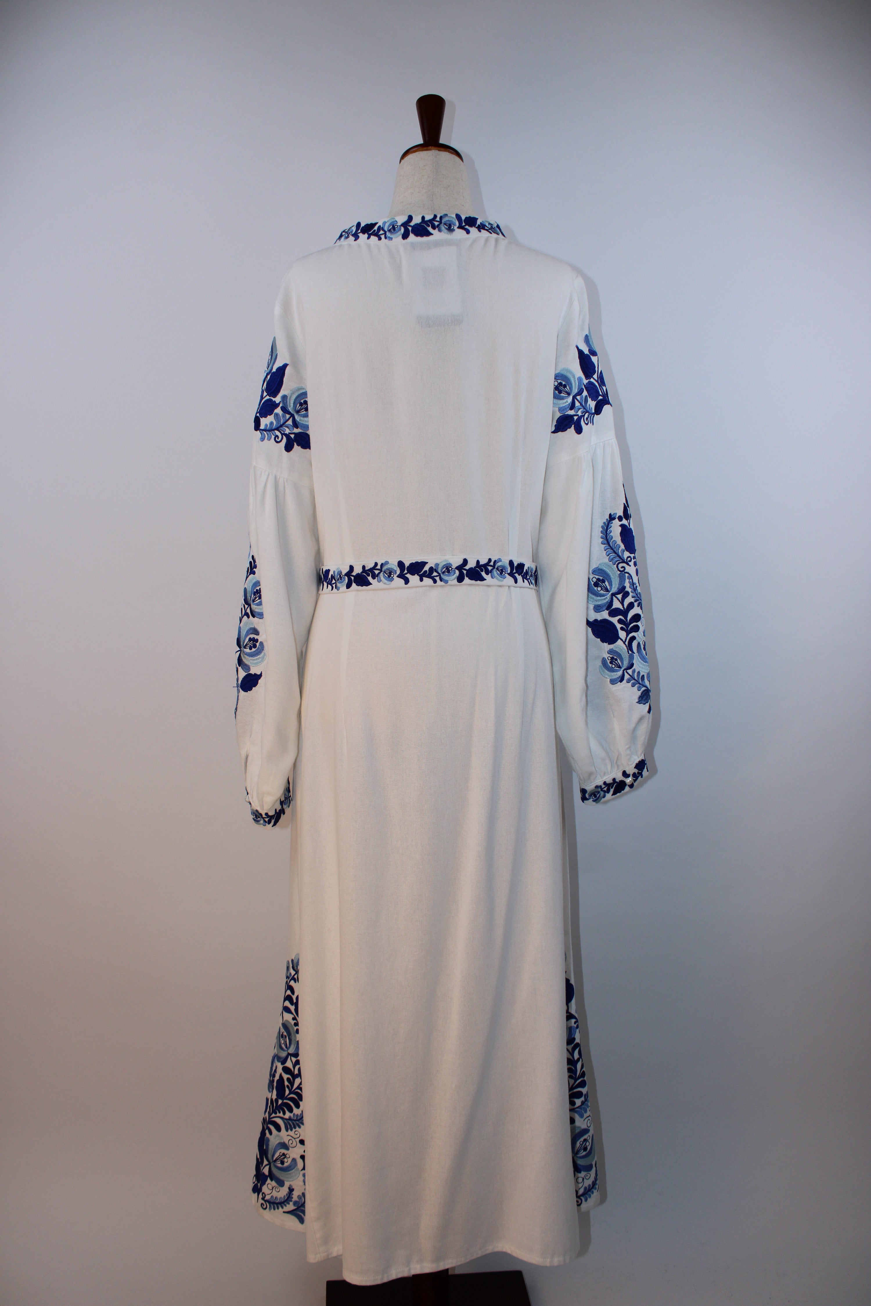 Motyv Ukrainian Vyshyvanka Embroidered Dress